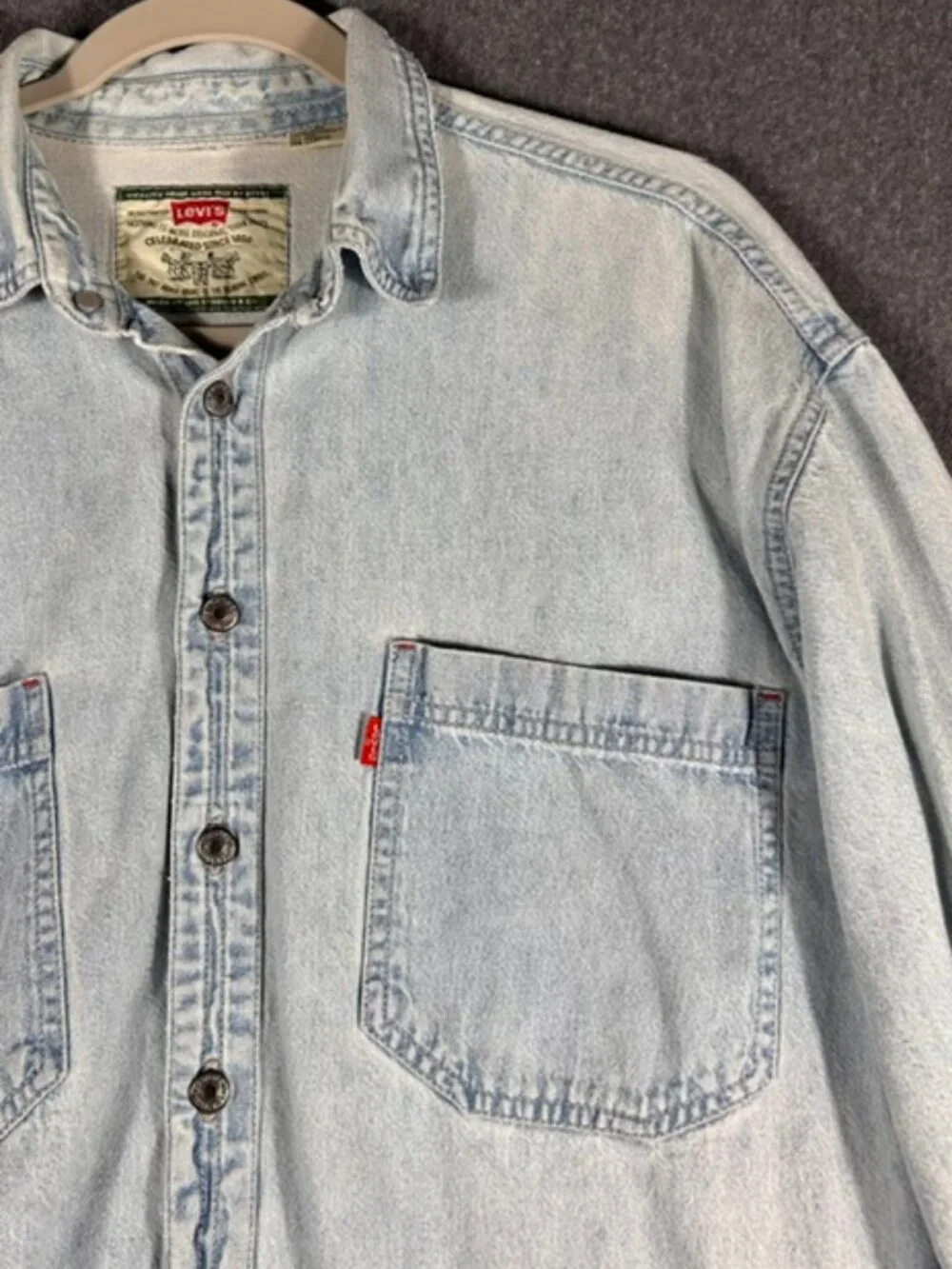 Vtg Levi's Denim Button Up Mens Sz Medium L/S Metal Buttons Light Wash 90's